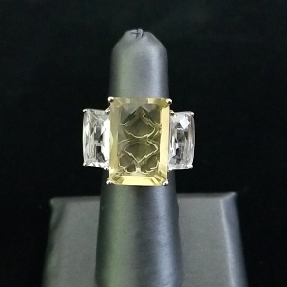 Ring - Picture 1 of 4